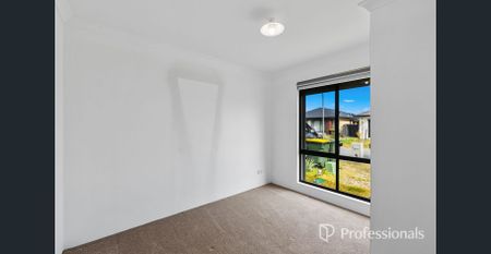 Stylish & Modern Home in a Thriving New Midvale Estate - Photo 5