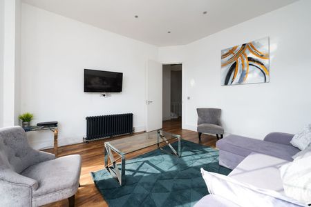 Muswell Hill Broadway - Photo 3