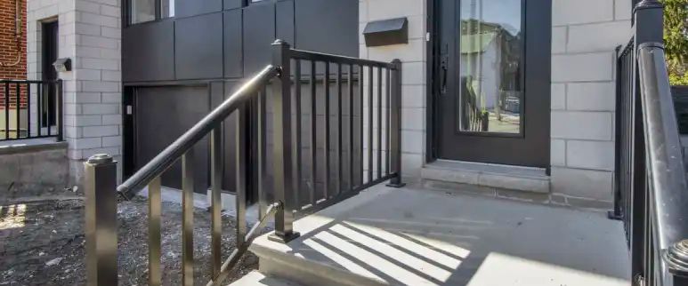 548 Kirkwood Avenue - A | 548 Kirkwood Avenue - A, Ottawa - Photo 1