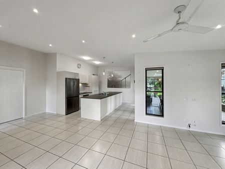 Comfortable Family Home in Greenwood Grove Estate, Cooroy - Photo 3