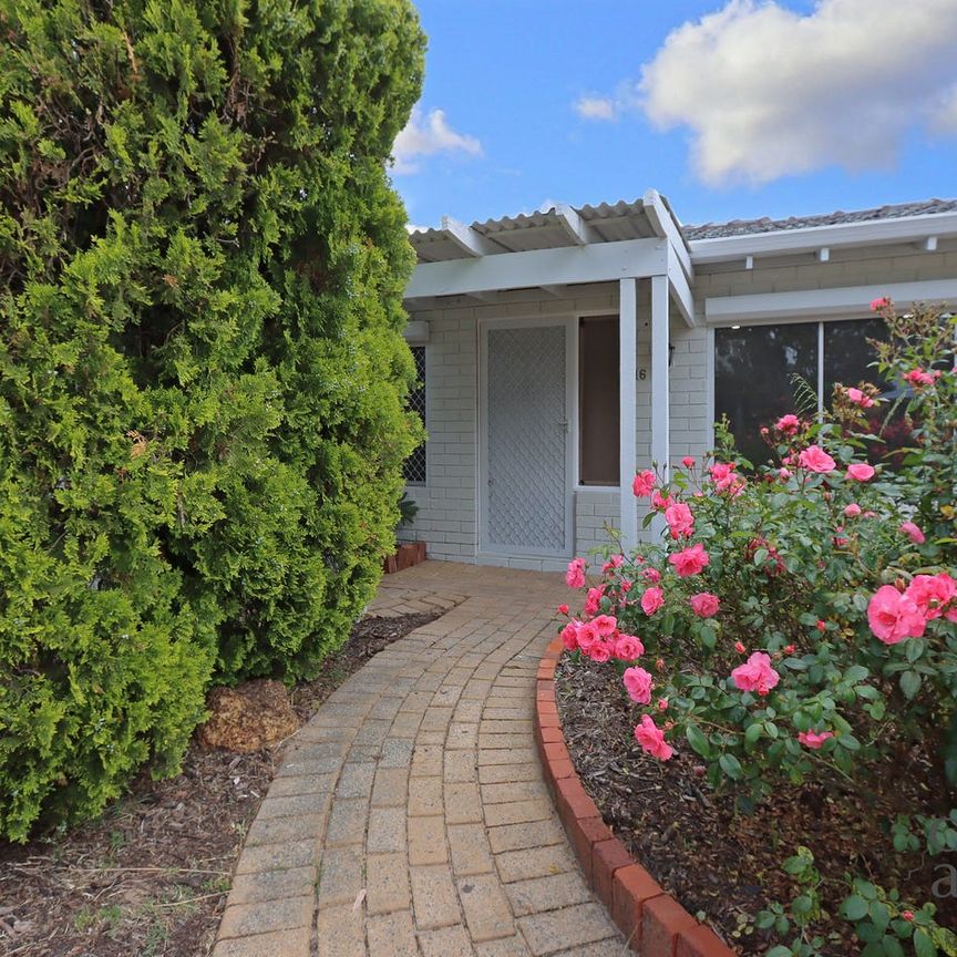 Renovated 3x1 Home with Space, Comfort & Style - Across from Primary School - Photo 1