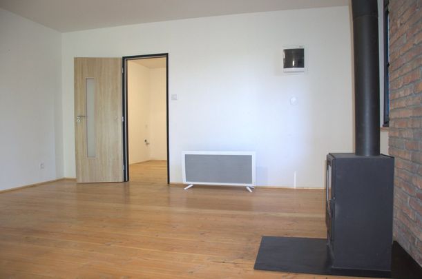 Pronájem menšího domku 3+kk o 60 m2 a zahradou 220 m2 blízko obce Červený újezd - Photo 1