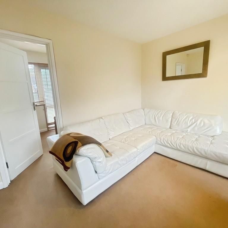 4 bedroom detached house to rent - Photo 1
