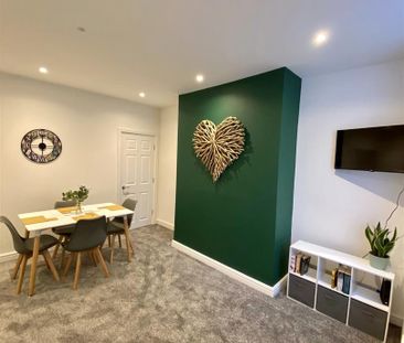 1 bed house share to rent in Albion Street, Burnley, BB11 - Photo 1