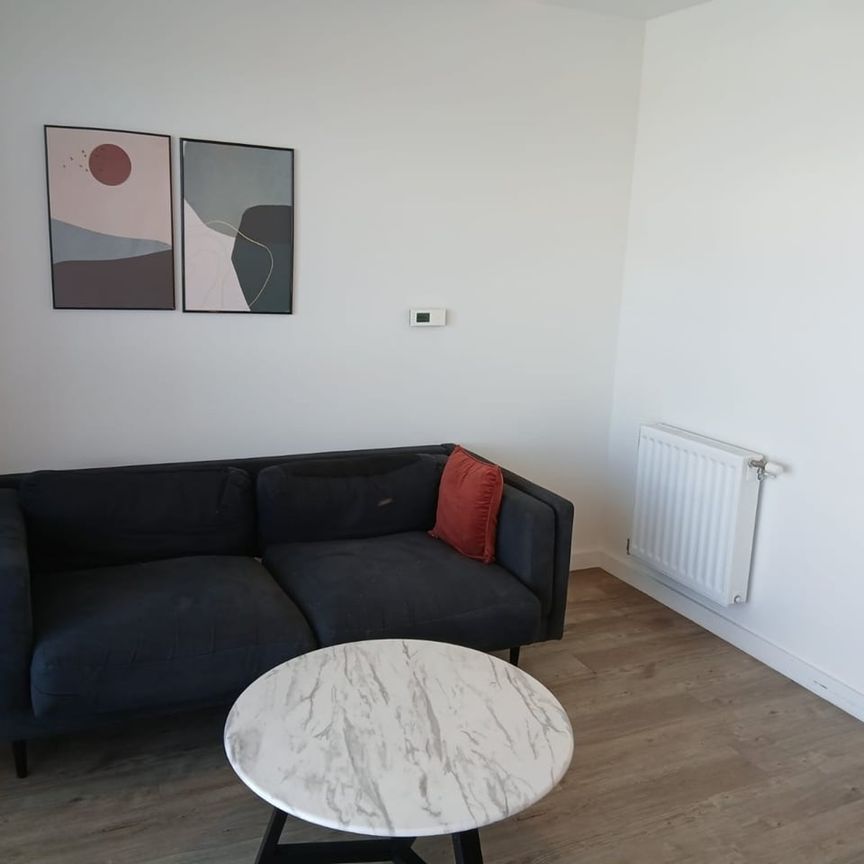 Room in a Shared House, Viscount House, NW10 - Photo 1