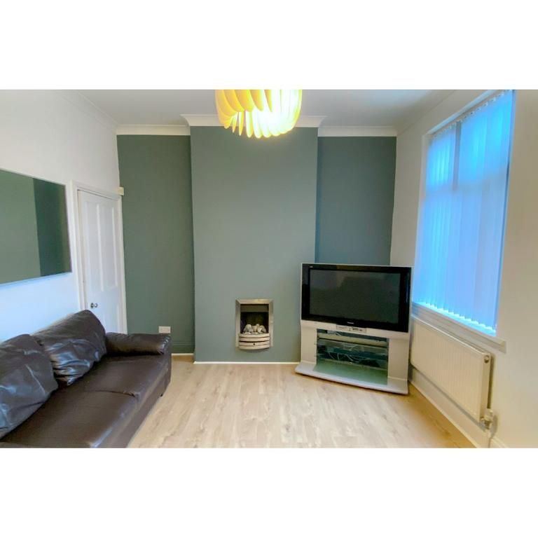 4 bedroom house to rent - Photo 1