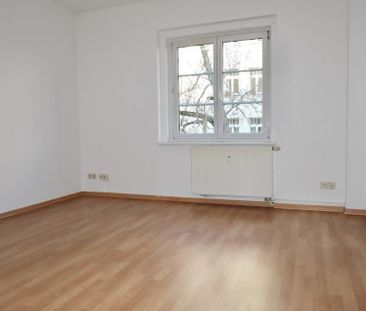 2-Raum • Einbauküche • Laminat • Tageslichtbad • Stellplatz • Kaßbe... - Photo 2