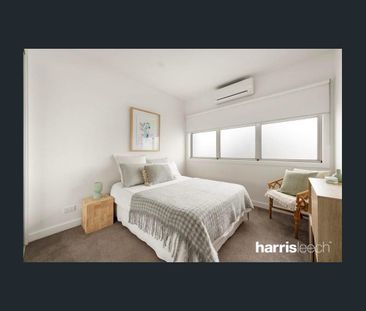 Stylish & Low-Maintenance Living in the Heart of Northcote - Photo 6