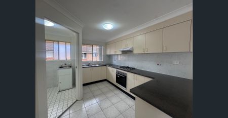 Freshly updated 2-Bedroom Unit with Lock-Up Garage - Photo 3