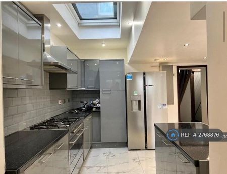 6 bedroom end of terrace house to rent - Photo 5