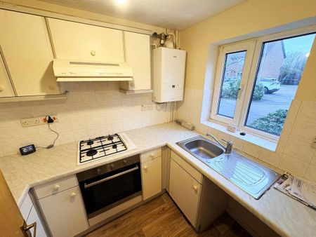 2 bedroom semi-detached house to rent - Photo 4