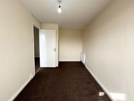 3 Bedroom Maisonette To Let - Photo 3