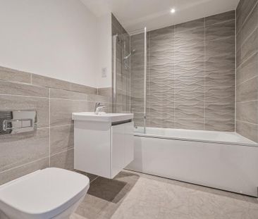 3 bedroom semi-detached house to rent - Photo 5