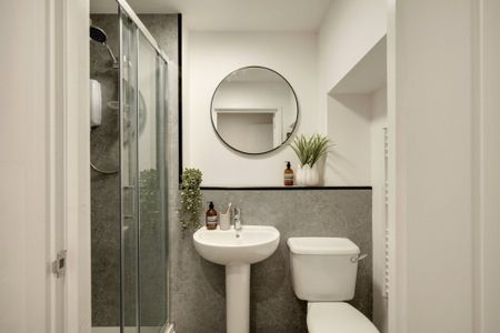 Gloucester Road North, Filton - Photo 5