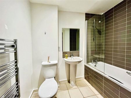 2 bedroom apartment to rent High Street, Poole, Dorset, BH15 - Photo 4