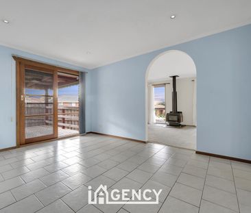 22 Cheryl Court, Hampton Park, Vic 3976 - Photo 2