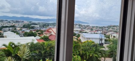 Appartement T3 avec vue mer - FORT DE FRANCE - Photo 3