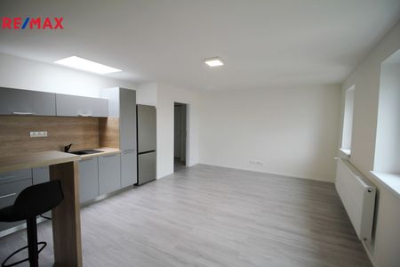 Pronájem bytu 1+kk v osobním vlastnictví 34 m², Kolín - Photo 4