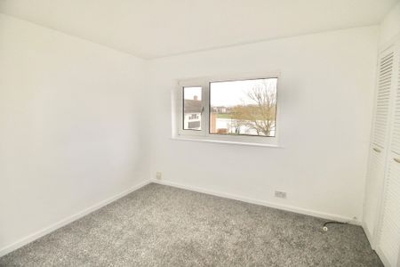 3 bedroom Three Bedroom House to rent - Photo 4