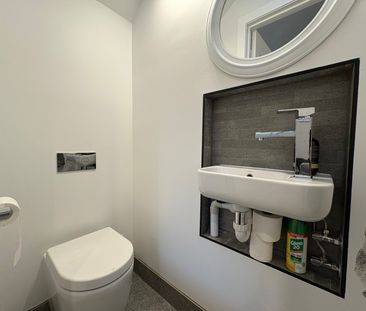 16 Victoria Crescent, Mont Albert VIC 3127 - Photo 6