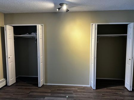 1 Bedroom Unit! Front And Back Patio Areas! In Suite Laundry! - Photo 5