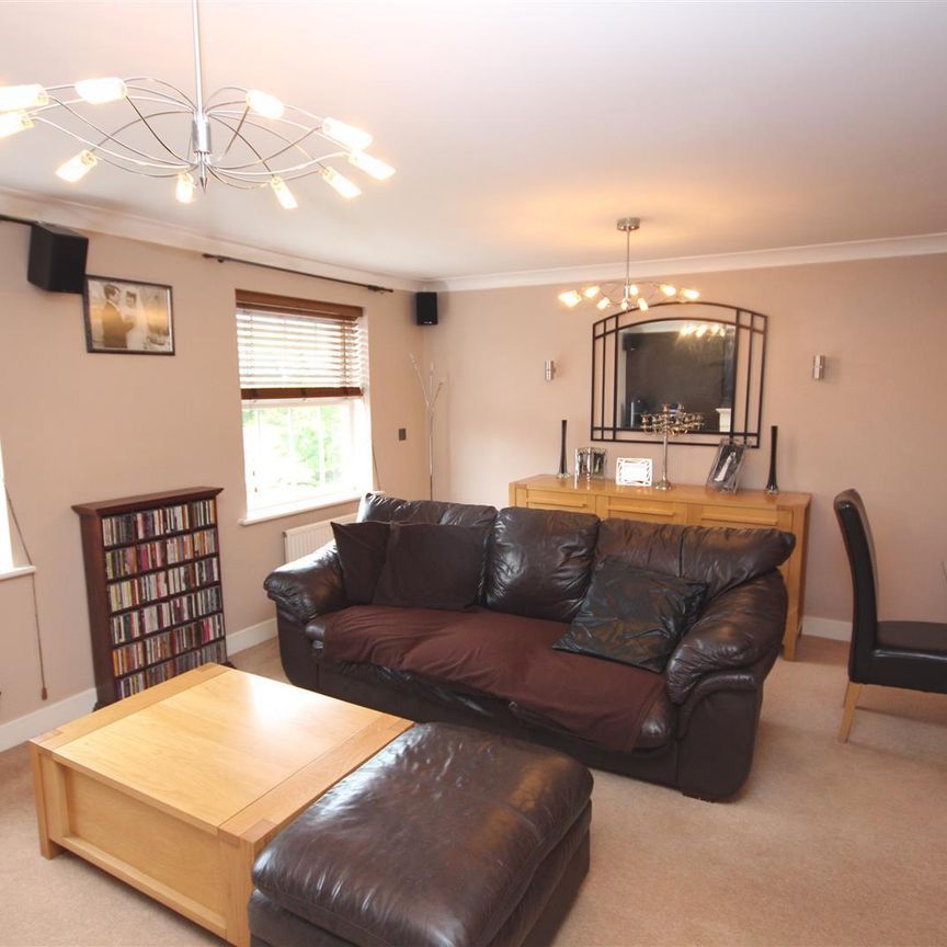 4 bedroom Terraced House to let - Photo 1