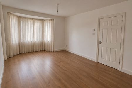 4 Bed Semi-Detached House, Alder Grove, NW2 - Photo 4