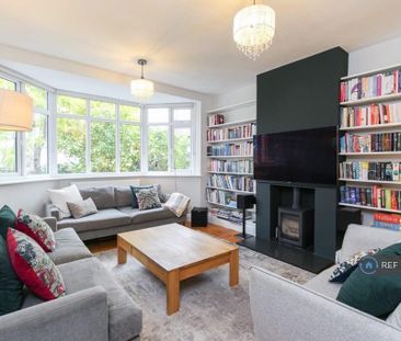 5 bedroom semi-detached house to rent - Photo 2