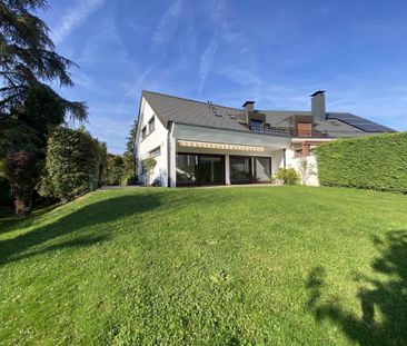 Beautiful semi-detached villa with 6.5 rooms in Pregny-Chambésy. - Photo 1