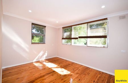 Family Home for Rent - 50 Janice Street, Seven Hills - Photo 5