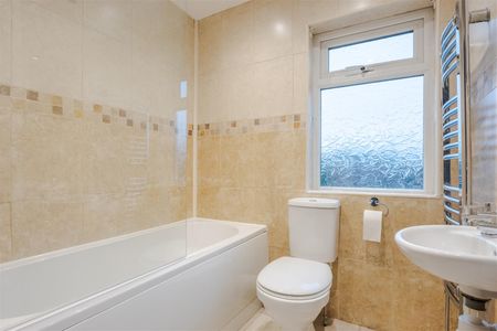 To Let 3 Bed House - Semi-Detached - Photo 5