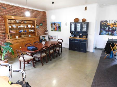 FULLY FURNISHED THREE BEDROOM HOME IN FASHIONABLE SOLDIERS HILL - Photo 4