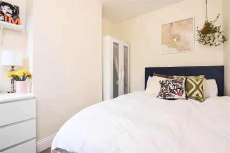 3 bedroom terraced house to rent - Photo 2