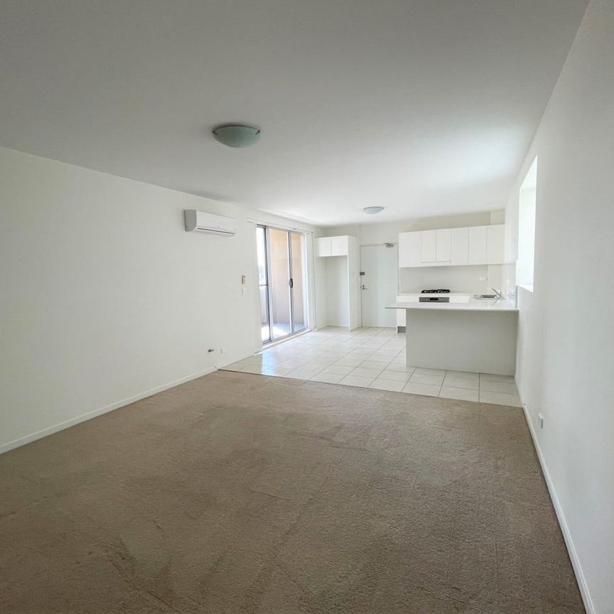 Outstanding Modern Apartment - Photo 1