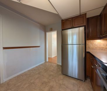 For Lease - 12 Kingsway Court, Belleville, Ontario - Photo 4