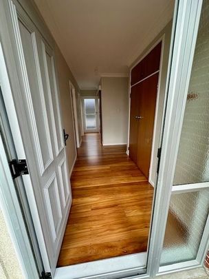 Charming & Renovated Unit in Castor Bay! - Photo 1