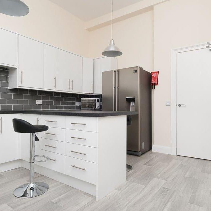 9 bedroom flat share to rent - Photo 1