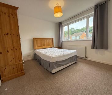 4 bedroom semi-detached house to rent - Photo 5