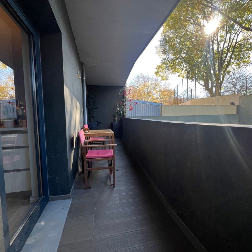 Simpático Apartamento T2 para Arrendamento no Porto - Photo 1