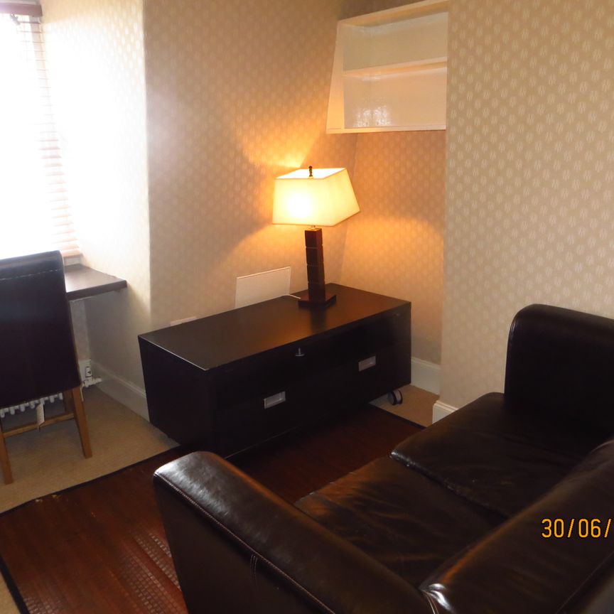 House share rooms for rent - Photo 1