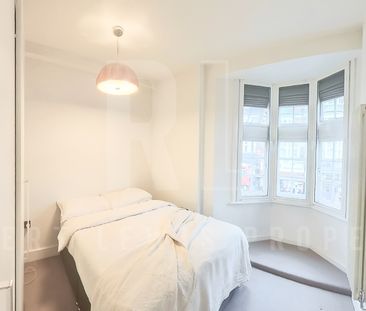 Bright & Stylish Two-Bed, Two-Bath Apartment in Prime Golders Green... - Photo 2