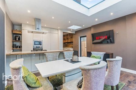 6 bedroom semi-detached house to rent - Photo 3