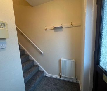 3 bedroom terraced house to rent - Photo 4