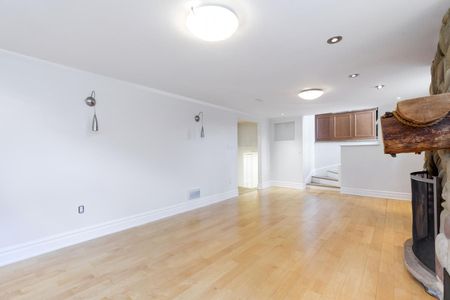 For Lease - 172 Camlaren Crescent, Vaughan, Ontario - Photo 2