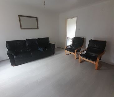 3 Bed Semi-Detached House, St. Nicholas Close, CV1 - Photo 2