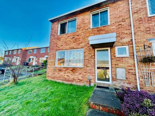 Churchill Avenue, Kenilworth, CV8 - Photo 1