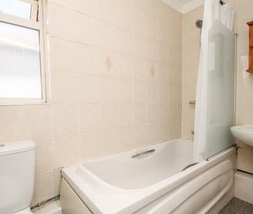 2 Bed Flat, Springfield Road, BN1 - Photo 6