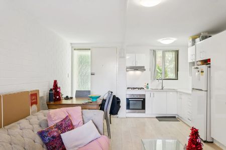 Tranquillity Between Lake Monger & Herdsman Lake - Photo 5