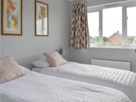 3 bedroom detached house to rent - Photo 3