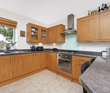 2 bedroom maisonette to rent - Photo 2